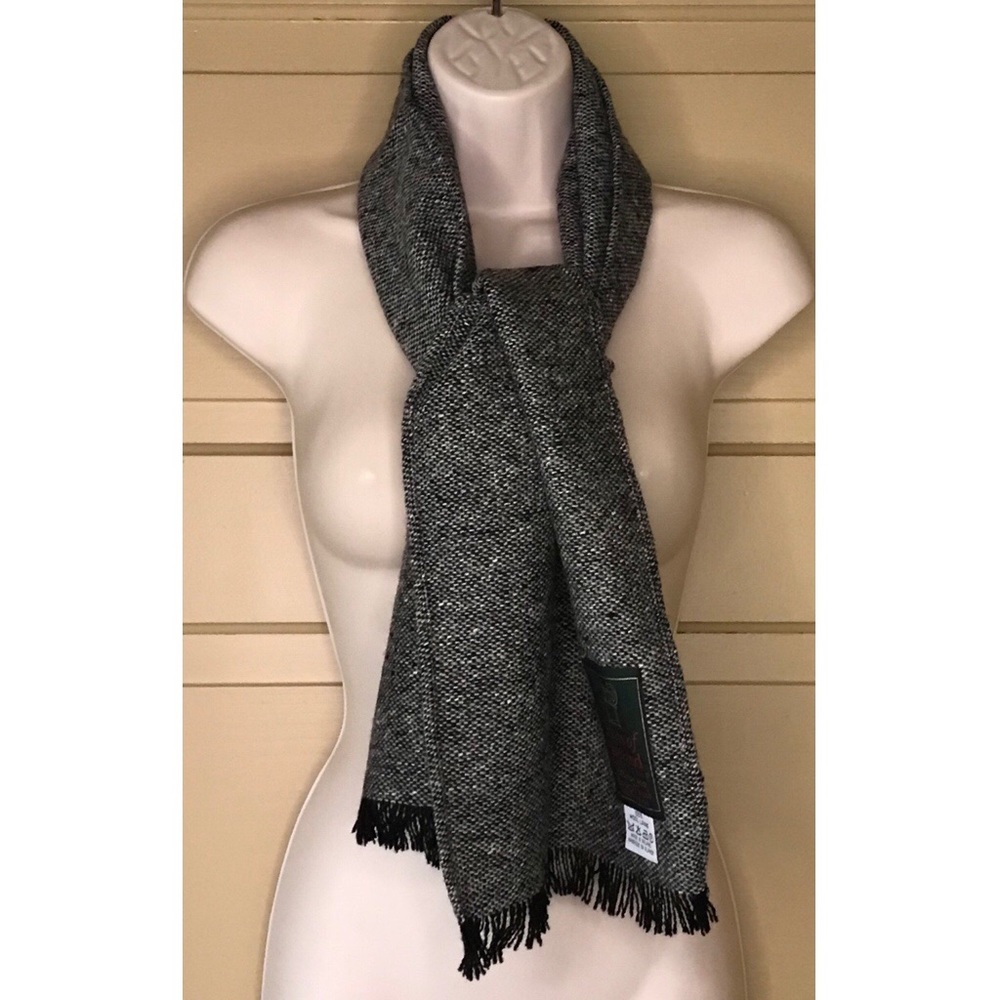 Vintage Hats of Ireland CastleBar Black/White Wool Scarf
Fisherman style
